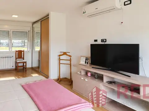 Casa 6 ambientes con 2 baños