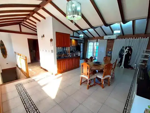 Departamento de 5 ambientes   Galpón con oficina y baño - Moron Norte