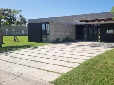 Casa en Venta en Pilar, USD 225.000