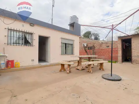 CASA EN VENTA BERAZATEGUI 2 DORMITORIOS PARQUE