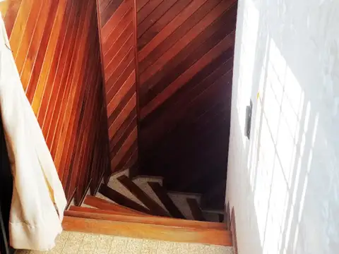 Depto Tipo Casa 3 ambientes con 2 baños