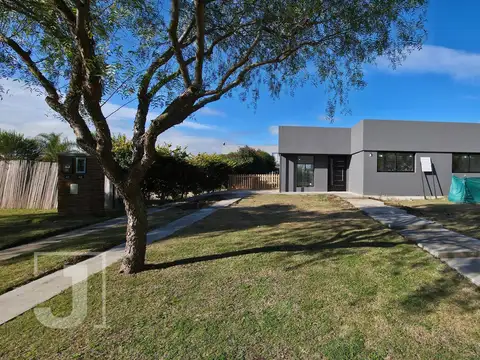 Casa Venta 3 Dormitorios Barrio San Alfonso Lote de 400 m2 Pilar del Este, San Alfonso, Zelaya