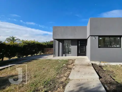 CASA EN VENTA | 3 DORMITORIOS | SAN ALFONSO – PILAR DEL ESTE
