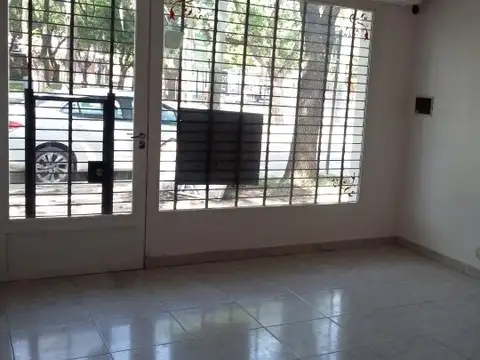 Local en Alquiler en Funes, $ 600.000