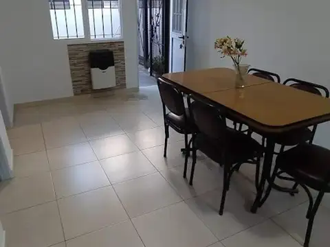 Depto Tipo Casa en Alquiler de 2 ambientes
