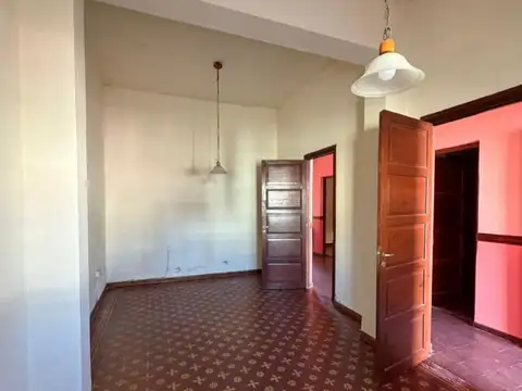Casa en Alquiler con 1 cochera