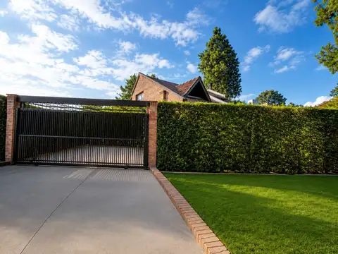 OPORTUNIDAD VENTA CASA 3 AMBIENTES EN PARQUE LELOIR