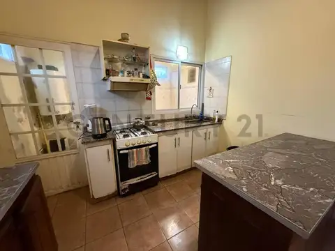 PH  2 dormitorios  con Jardín Propio y Entrada Independiente sobre Av. 7