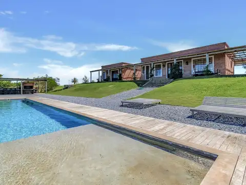 Venta Chacra de 5há con casa de 4 dormitorios