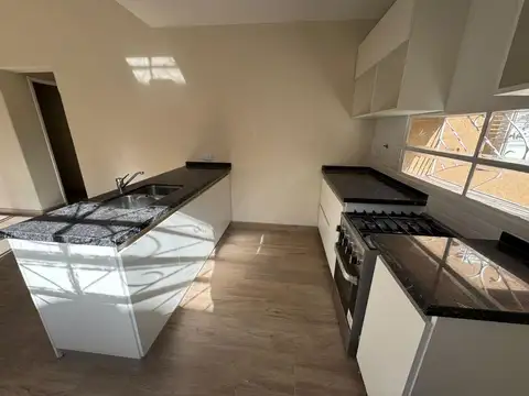 Casa 3 ambientes con 2 baños