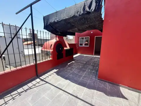 Depto Tipo Casa en Alquiler con 1 cocheras