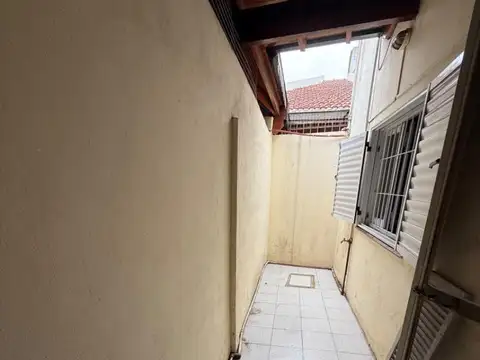 Depto Tipo Casa 2 ambientes con 1 baño