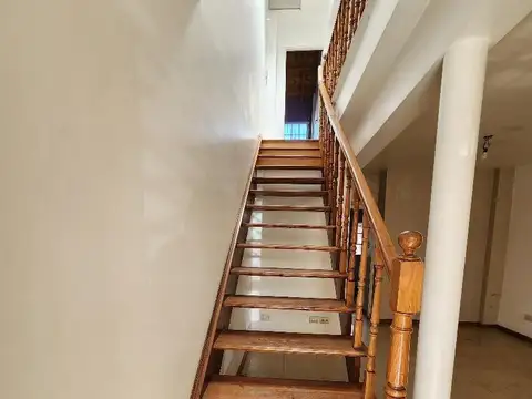 Depto Tipo Casa 4 ambientes con 2 baños