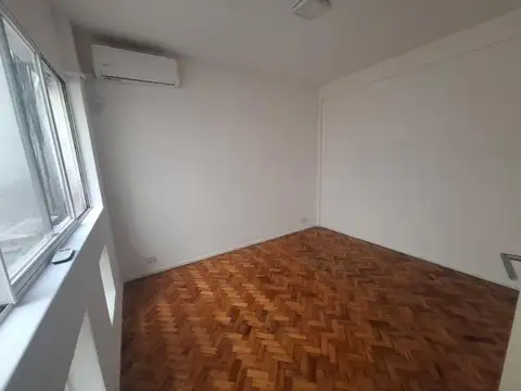 Venta. Monoambiente divisible. Av. Olleros 1700. Belgrano.