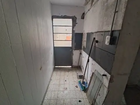 French 1296 , Piso 0