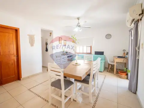 Planta alta de 3 dormis y 2 baños en venta B° Sur
