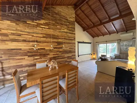 Casa 4 ambientes con 3 baños