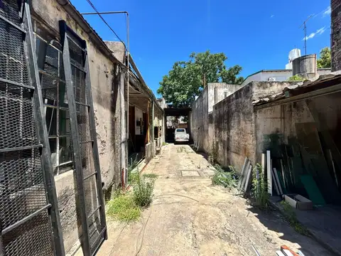 Galpon en Venta 43  mts Fondo