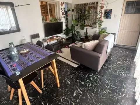 Casa en Alquiler con 1 cochera