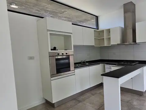 Departamento en Alquiler con 2 cocheras