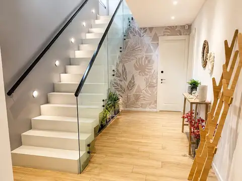 Casa 6 ambientes con 3 baños