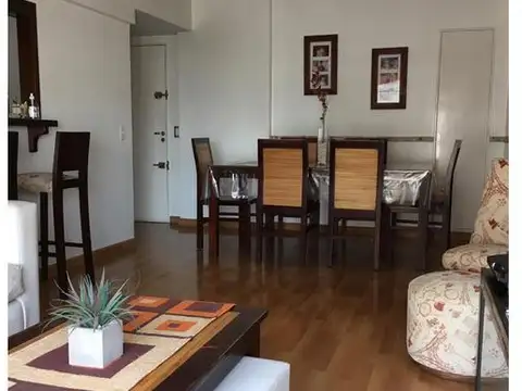 Piso alto! 4 ambientes 2 baños frente a Plaza Irlanda SEG. 24hs