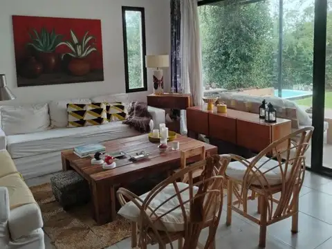Excelente Casa En Venta En Barrio San Ramon