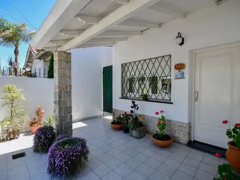 Casa 4 ambientes con 3 baños