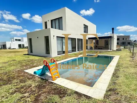 Casa en Venta de 4 dormitorios