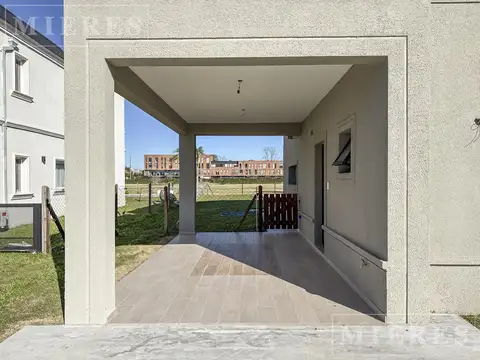 Casa 7 ambientes con 3 baños