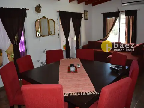 Casa 4 ambientes con 2 baños