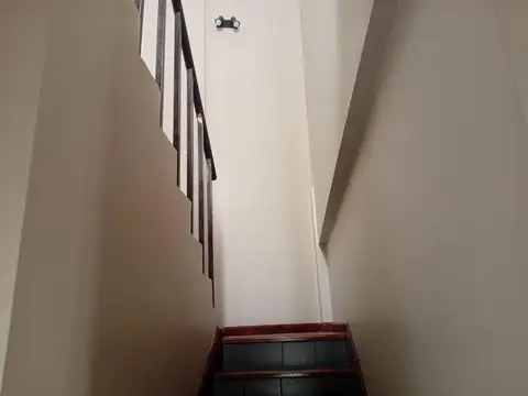 Depto Tipo Casa en Venta 32 años