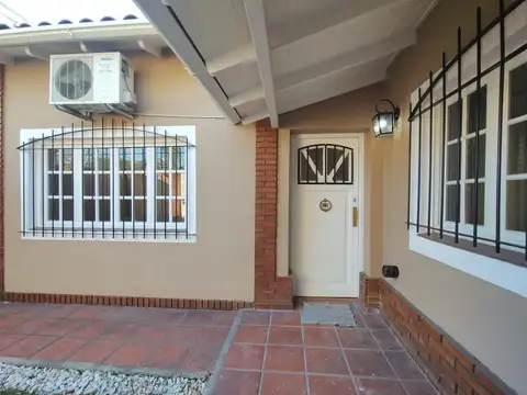 Casa en Venta en Castelar Norte, USD 175.000