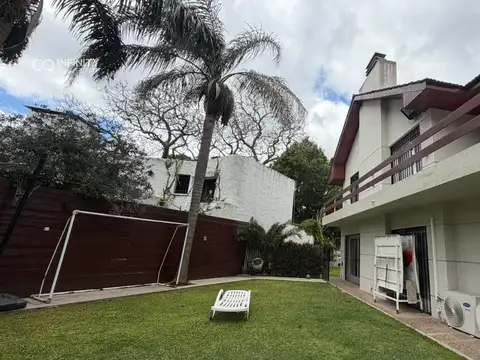 Casa en Venta con 5 cocheras