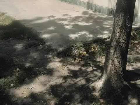 Venta de terreno mas construccion ideal inversion