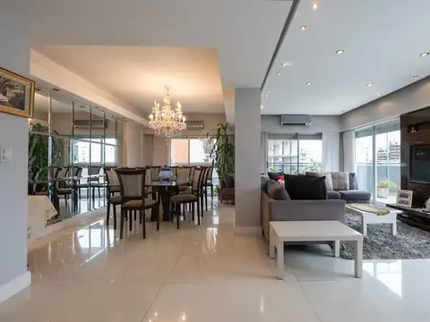 Departamento 4 ambientes al frente en venta en Av. Martin García al 600 Barracas CABA