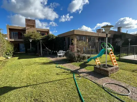 Casa en venta - 4 Dormitorios 4 Baños - 780,64Mts2 - Marcos Paz