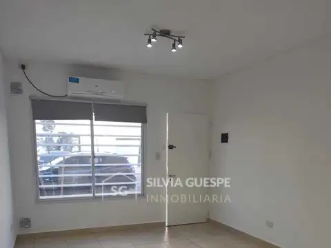 EXCELENTE PH EN ALQUILER EN EL BARRIO DE VILLA URQUIZA , EN PLANTA BAJA AL FRENTE