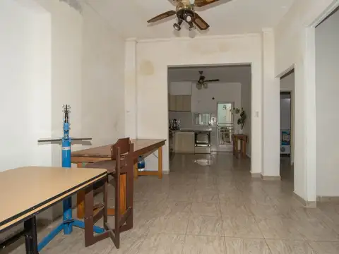 Casa en Venta con 3 cocheras