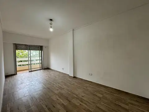 DEPARTAMENTO 2 AMB CON BALCON, BANFIELD CENTRO