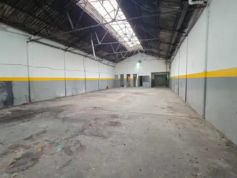 Galpón Industrial con Oficinas