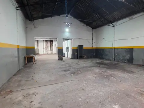 Galpón Industrial con Oficinas