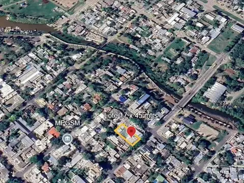 VENTA - Casa centrica  3 hab. con local + deposito. Dpto 2 hab. al contrafrente y 2 coheras - L...