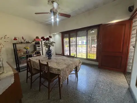 Casa en Venta en Moron Sur, USD 92.000