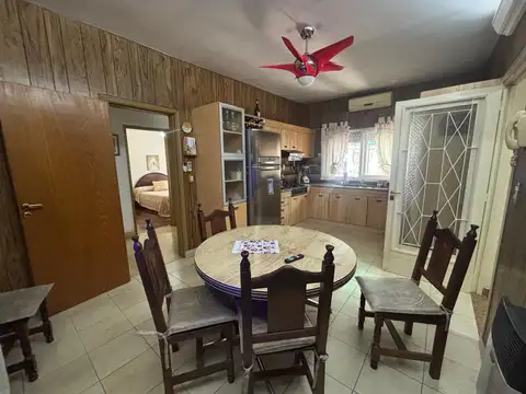 Casa en Venta con 3 cocheras