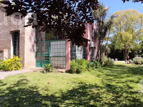 Casa 6 ambientes con 2 baños
