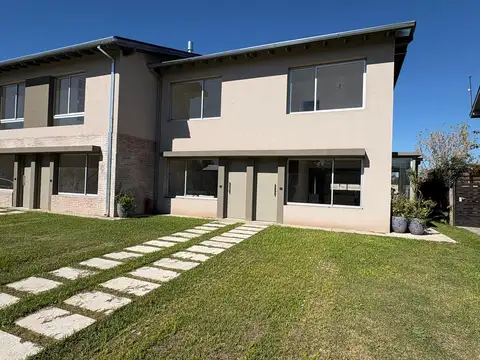 Casa en venta 3 ambientes a estrenar