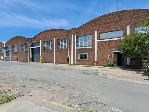 Galpón 2000 s/lote 3400m2 SALIDA 2 CALLES