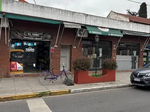 Local en Venta en Villa Luzuriaga, USD 205.000