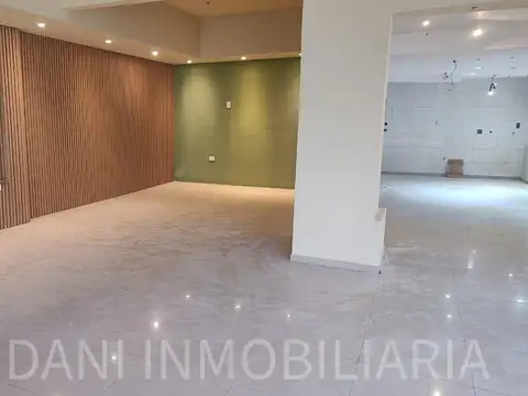 Local en Alquiler en Villa Real, USD 2.180